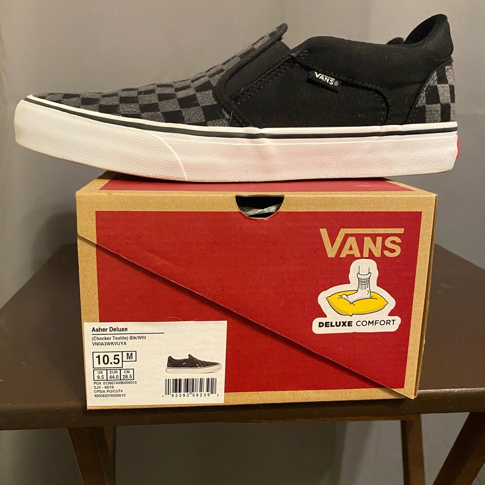 Men’s Vans - Picture 3 of 5